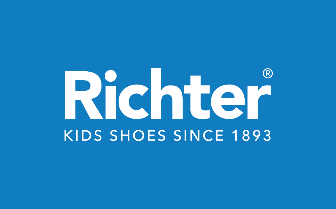 RICHTER LOGO_2024_RGB_mit Claim_weiss auf blau Richter Kids shoes since 1993